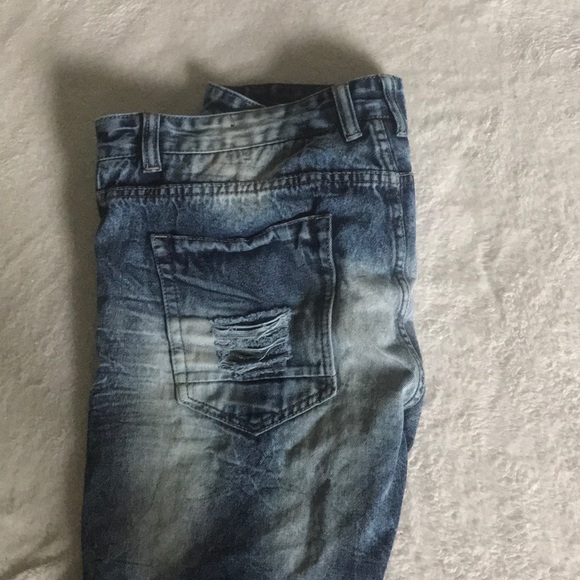 Jeans - Picture 2 of 3